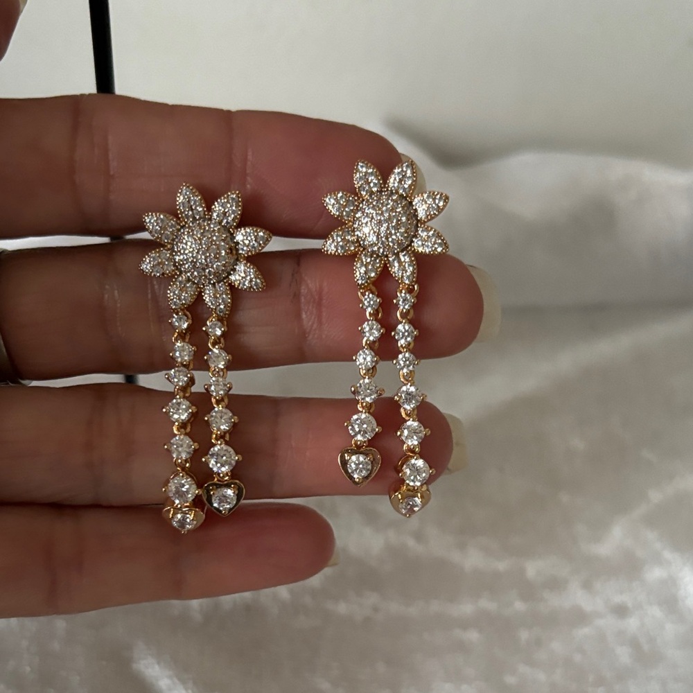 Elegant Gold Floral Drop Earrings